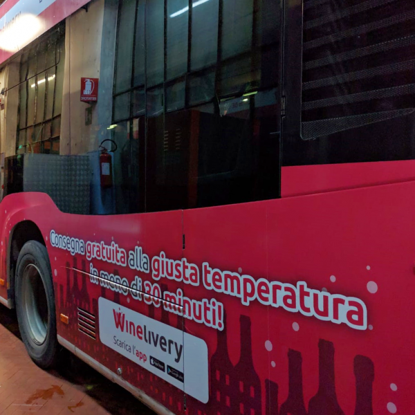 Winelivery - Grafica autobus Milano e Firenze - Laterale claim
